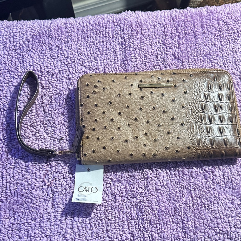 Cato Gold Textured Wristlet